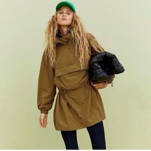 H&M Bright Khaki Jacket ~ XSMALL~ Windbreaker ~ raincoat ~ packable!